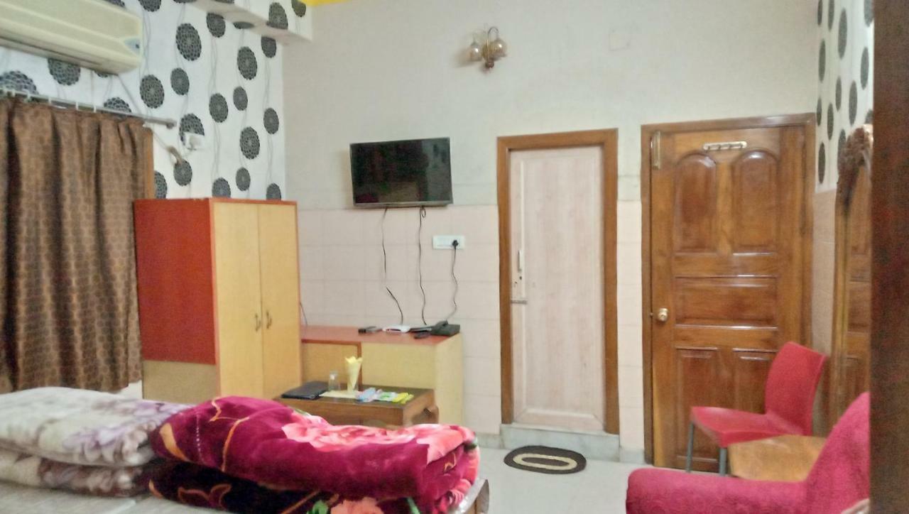 Hotel Surja Laxmi Raiganj Buitenkant foto